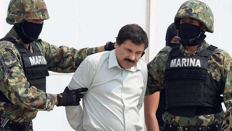 "El Chapo" quando foi detido em 2014, um ano antes de escapar da prisão de segurança máxima de Altiplano