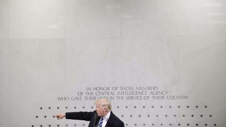 O artigo de Steinmeier é publicado dois dias depois de Trump ter prestado juramento como 45.º Presidente dos Estados Unidos