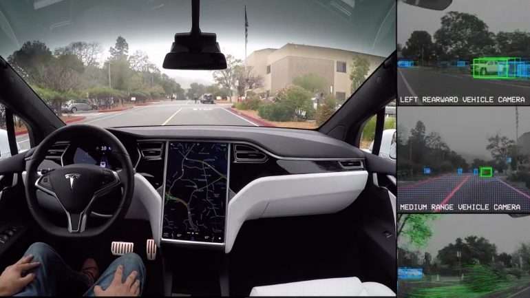 A evolução tecnológica não pára, pelo menos no que respeita à Tesla. Em breve vai estar disponível a versão melhorada do sistema de controlo de direcção, numa utilização semiautónoma, o que vai permitir reduzir ainda mais os acidentes