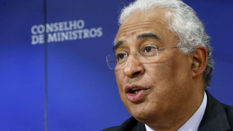 "Por nós, reafirmo aquilo que temos dito até agora: (o défice de 2016) não será superior a 2,3%"