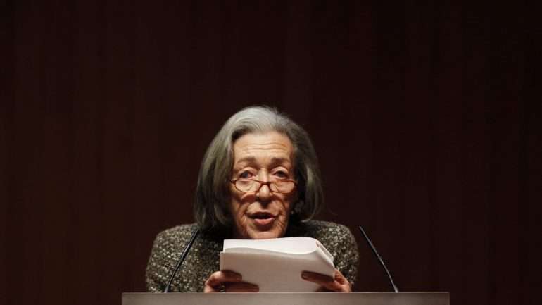 O Prémio Literário Fundação Inês de Castro é um prémio anual cujo objetivo é distinguir obras publicadas sobre motivos do mito inesiano, podendo abranger temas tão amplos como a paixão, a vingança e a tragédia