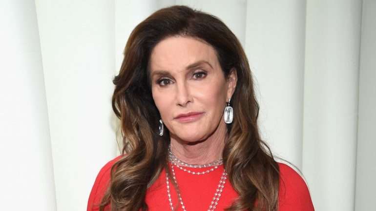 Caitlyn Jenner mostrou, em vídeo, o seu desagrado perante a nova medida de Donald Trump