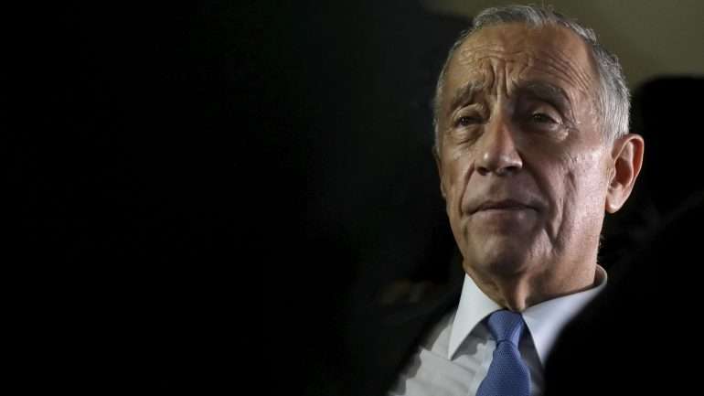 Questionado, o chefe de Estado não confirmou o encontro, e insistiu que o país continua a fazer tudo para "estabilizar e consolidar o sistema financeiro"