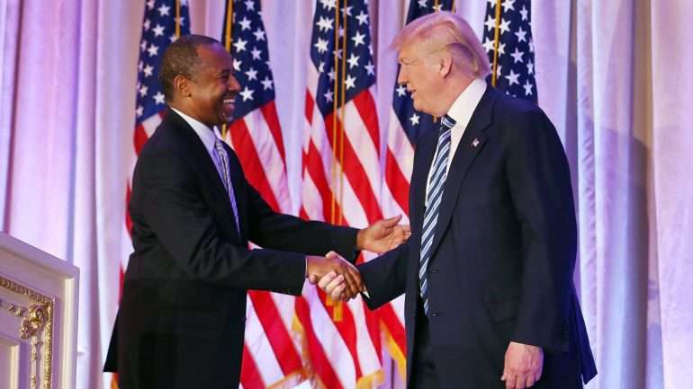 O neurocirurgião Ben Carson foi o escolhido de Donald Trump para chefiar a Secretaria de Habitação e Desenvolvimento Urbano