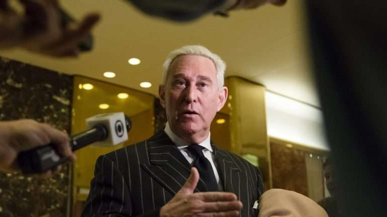 Roger Stone disse que troca de mensagens no Twitter foi tão "superficial, breve e banal" que até se esqueceu disso