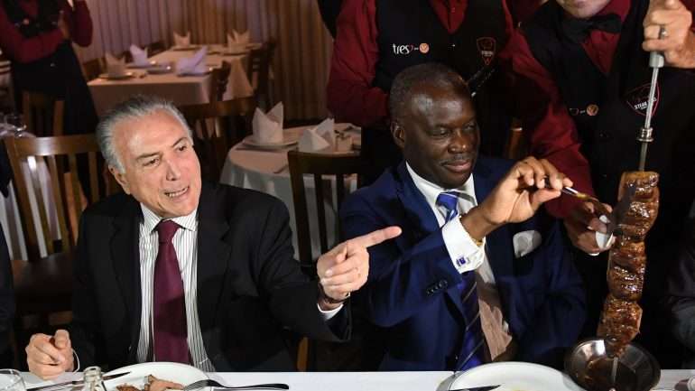 Michel Temer organizou jantar numa churrasqueira com vários ministros e diplomatas