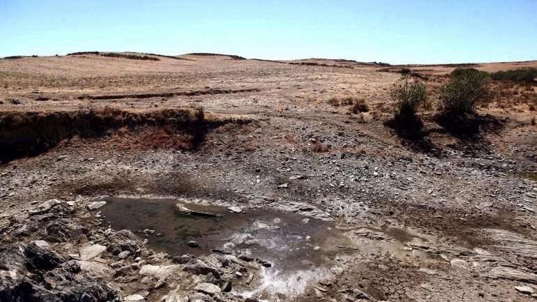 A temperatura foi considerada como normal durante o mesmo período