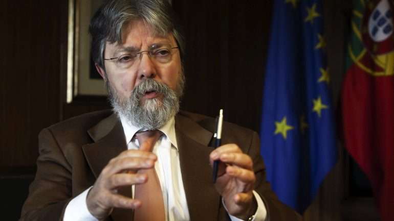 Francisco George insiste que vacinação tem 95% de eficácia