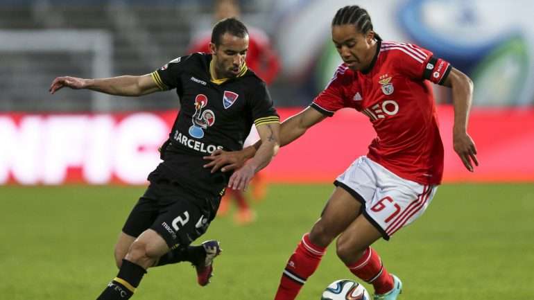 Hélder Costa, à direita, foi o último jogador vendido pelo Benfica. A SAD encaixou 15 milhões de euros em janeiro.