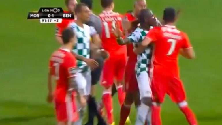 O momento da agressão aconteceu nos minutos finais da partida