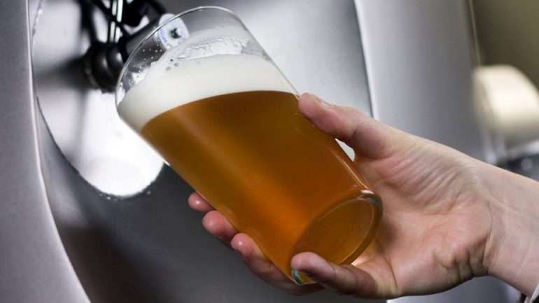 A fábrica ainda não abriu ao público mas nova cerveja já está a ser produzida na Baixa do Porto.