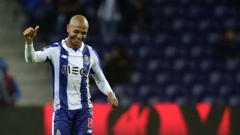 O número 8 dos ‘azuis e brancos’ vai falhar a receção ao Feirense e a visita ao Desportivo de Chaves