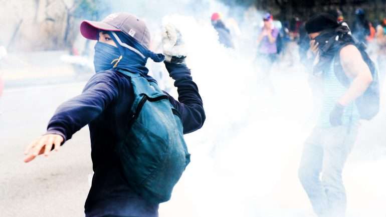 “Não me intimidaram, nem me intimidarão jamais. Não é tempo de traição", afirmou Maduro