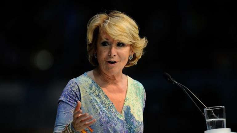 Com 65 anos, Esperanza Aguirre é condesa consorte de Bornos