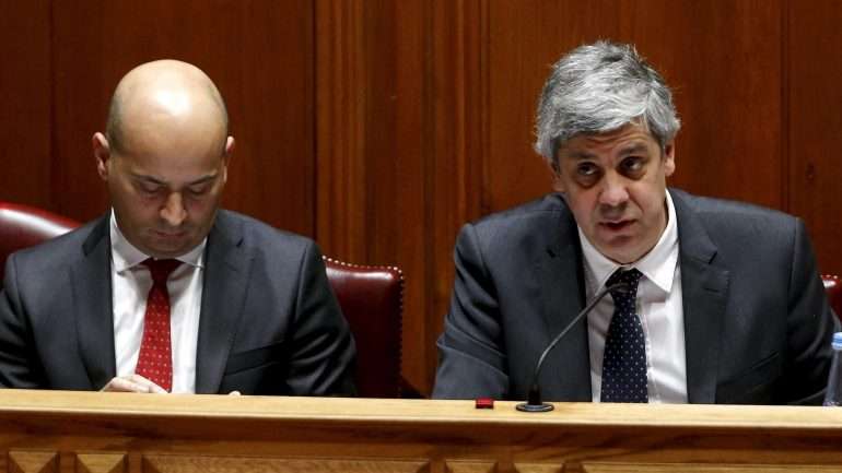 João Leão e Mário Centeno: secretário de Estado do Orçamento participou no grupo de trabalho, mas não assina o relatório