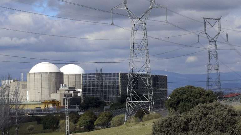 Para a deputada dos Verdes, parece que o executivo português ficou "convencido com o estudo técnico" sobre a construção de um novo armazém de resíduos para a central de Almaraz, quando é claro que "há riscos, incluindo para a população portuguesa"