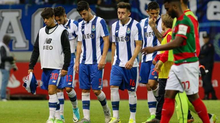 Óliver Torres, Alex Telles, Marcano, Herrera, Soares: também aqui, uma imagem vale mais do que mil palavras