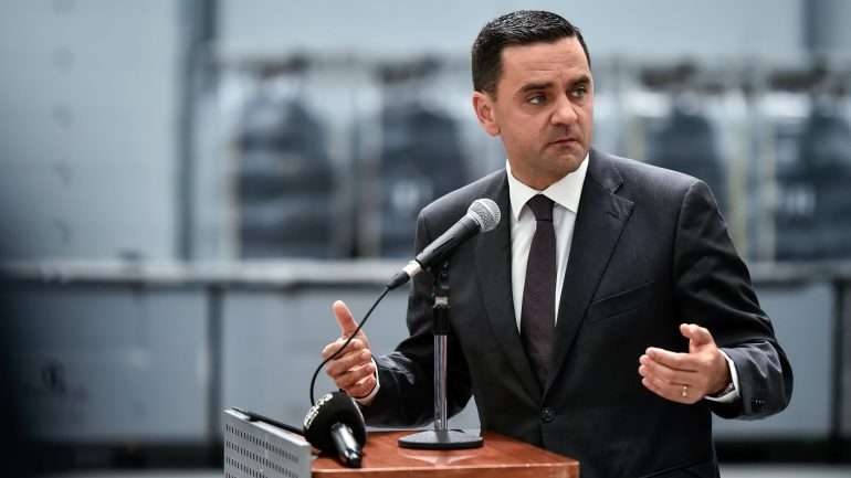 Pedro Marques falava aos jornalistas, em Coimbra