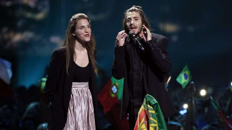 Salvador Sobral chamou a irmã ao palco para cantar uma última vez "Amar pelos Dois"