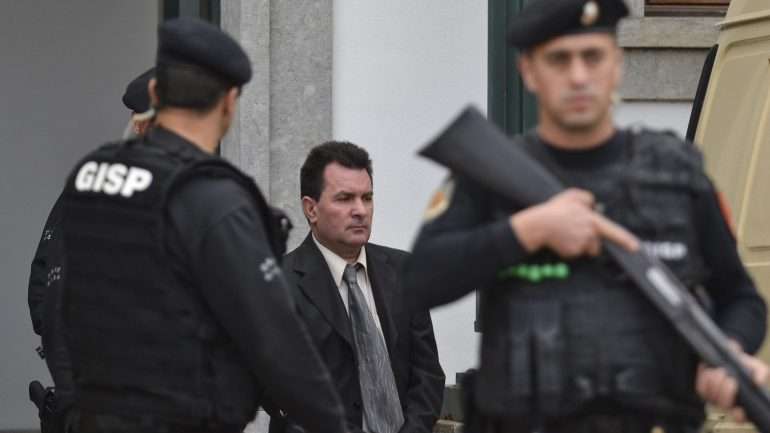 Os crimes remontam a factos ocorridos entre 2009 e 19 de julho de 2010, data em que foi detido pela Polícia Judiciária