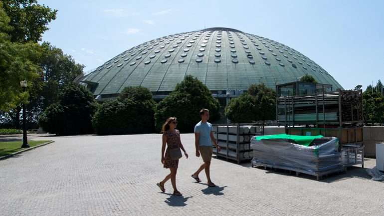 O Pavilhão Rosa Mota não entra na corrida a possíveis equipamentos para acolher a Eurovisão em 2018: as obras só deverão terminar daqui a dois anos.