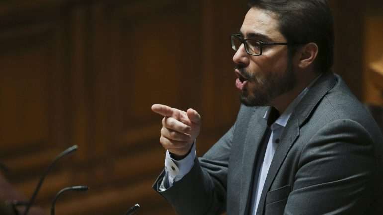 João Oliveira deixou ainda outra garantia: PCP não fecha Orçamento antes das autárquicas