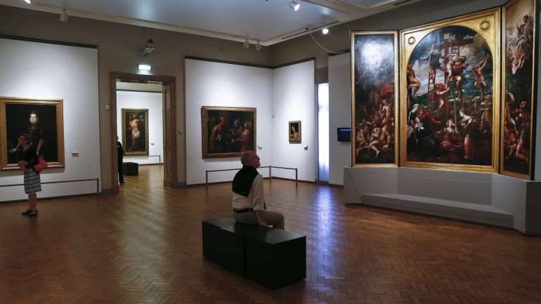 Nesse dia, entre as 18h00 e as 00h30, um total de 19.335 visitantes esteve no museu, que deu a ver, depois de restaurada, a escultura do Arcanjo São Miguel, derrubada por um visitante em novembro do ano passado