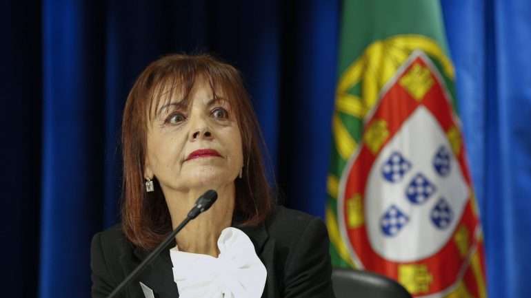 Dois dos estagiários em causa vão apresentar dissertações de Mestrado e os outros dois vão receber créditos