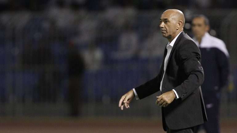 A saída do técnico surge após o Tianjin Teda registar o quinto jogo seguido sem ganhar para a superliga chinesa