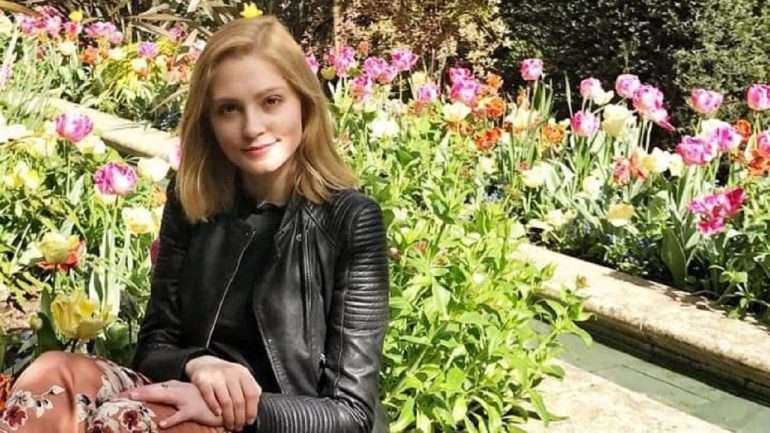 Caso de Lavinia Woodward tem despertado grande interesse e debate no Reino Unido
