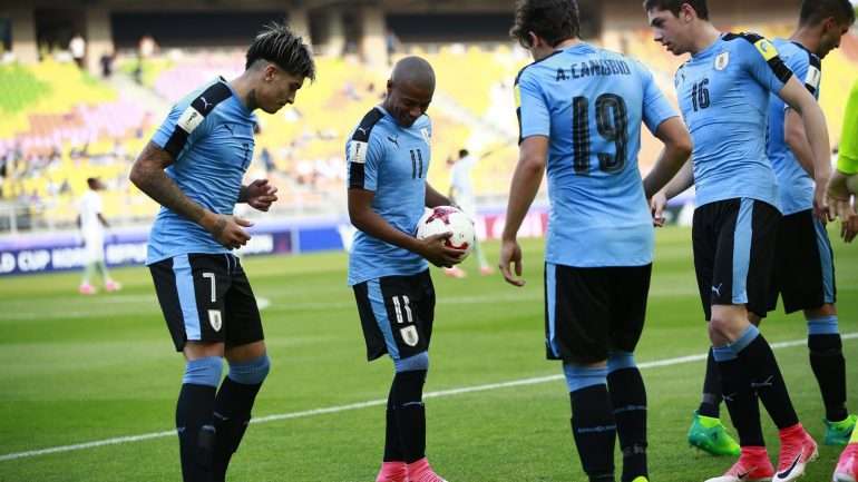 No Mundial de sub-20, esta quarta-feira ainda se decidem a passagem aos quartos de final a Inglaterra com a Costa Rica e a Zâmbia com a Alemanha