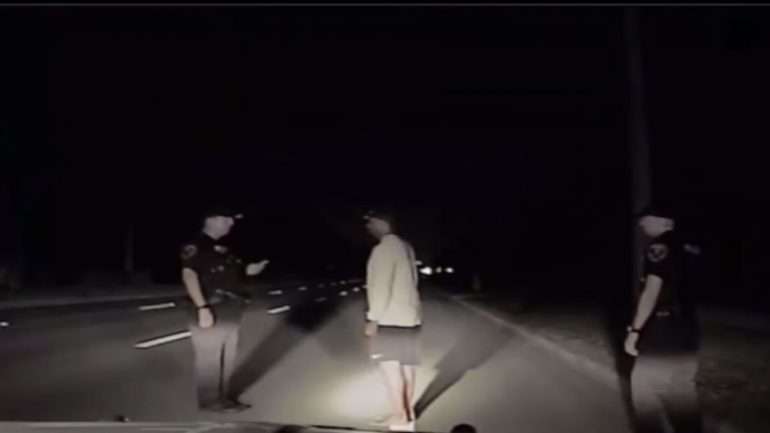 O golfista foi detido na localidade de Jupiter, Palm Beach, na Florida, na madrugada de segunda-feira, por volta das 3h