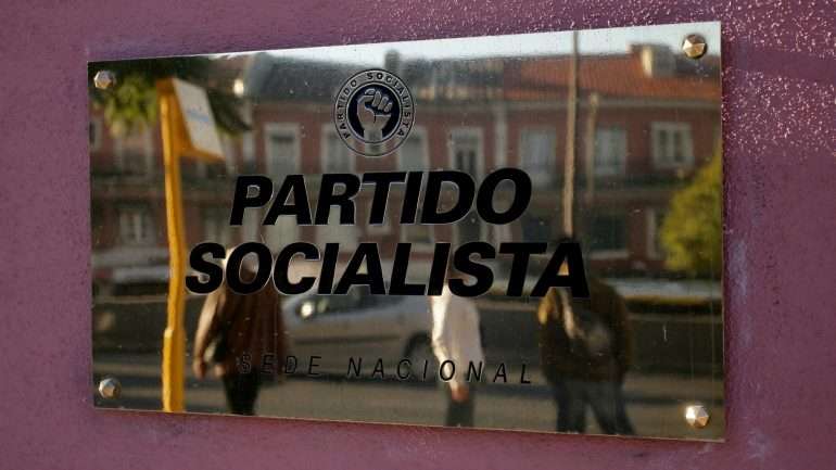 "Estamos a falar do quê? Da agenda de quem? Não é da agenda do Partido Socialista," disse José Luís Carneiro