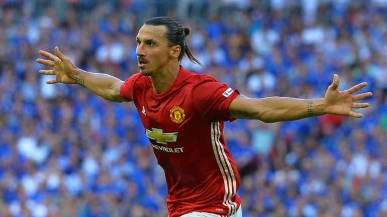 Ibrahimovic conseguiu marcar 26 golos em 41 jogos pelo Manchester United mas sofreu uma grave lesão no final da época