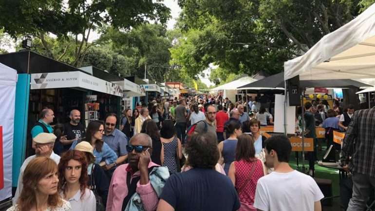 A Feira do Livro de Lisboa ocupa o Parque Eduardo VII até 18 de junho.