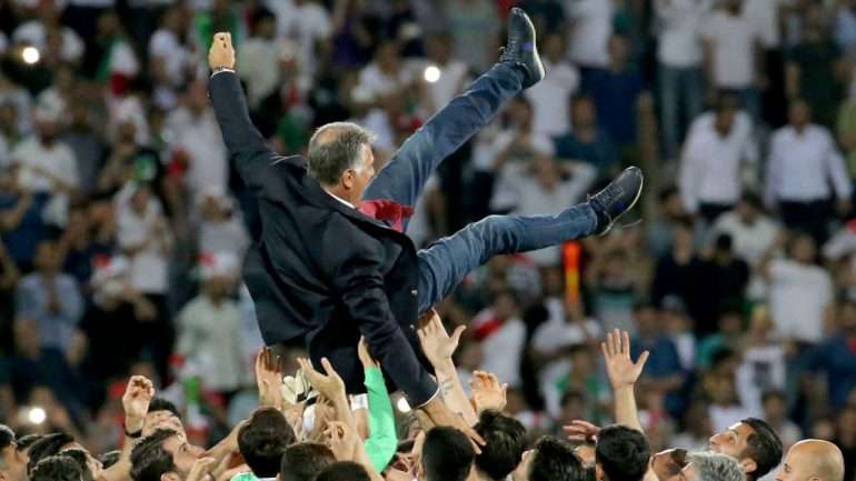 Golos de Serdar Azmoun e Mehdi Taremi deram triunfo ao Irão e festa a Carlos Queiroz