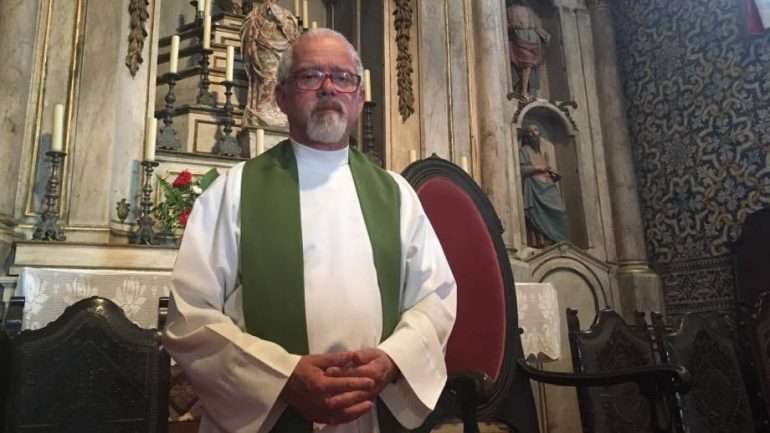 O padre Júlio Santos é o pároco responsável pelas aldeias mais afetadas pelo fogo, como Nodeirinho e Pobrais