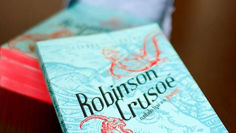 A adaptação de "Robinson Crusoe", feita por Manuel Fonseca, foi o primeiro livro da coleção