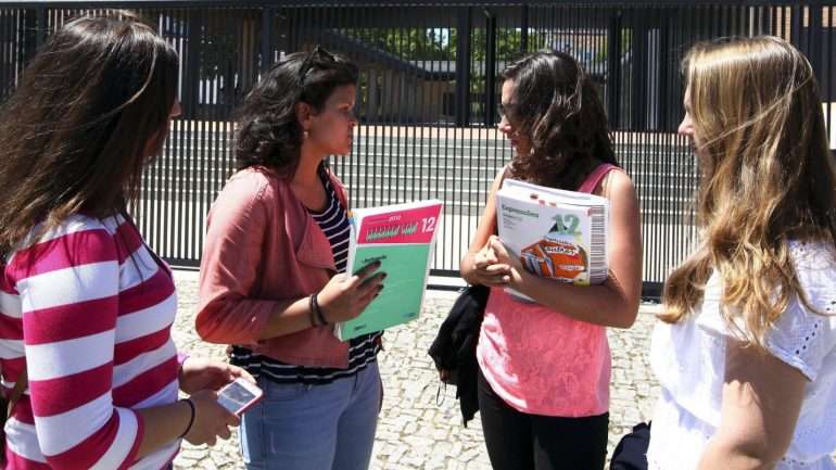 Informação que circulou bate certo com matéria do exame: Alberto Caeiro, contos e poesia do século XX e composição sobre importância da memória.
