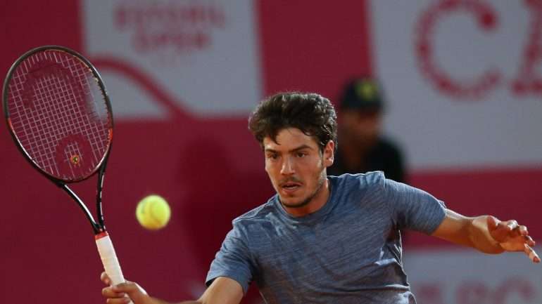O único português já assegurado no quadro principal do torneio é João Sousa, número um nacional e 57.º tenista mundial