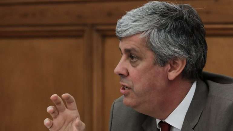 Centeno falou na comissão parlamentar de Trabalho e Segurança Social
