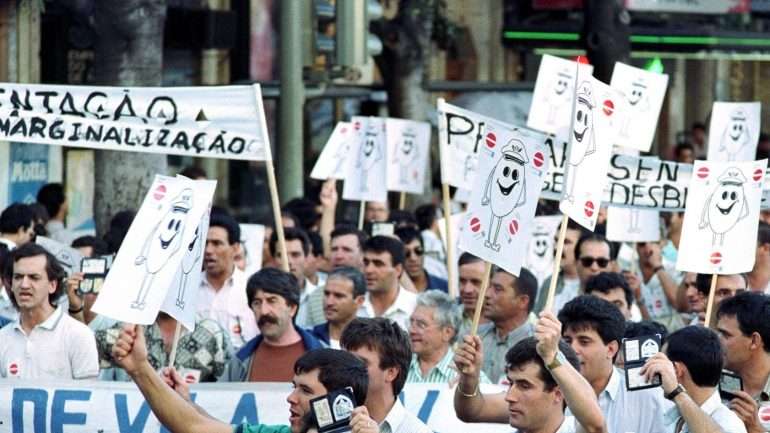 A manifestação termina com a entrega de um documento com as principais reivindicações no Ministério da Administração Interna