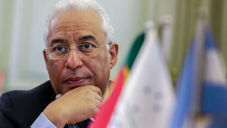 O primeiro ministro encontra-se de férias durante o período de uma semana