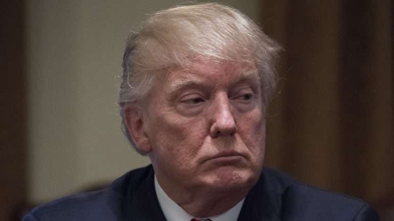 Trump mostra-se ainda surpreendido por o Japão e a Coreia do Sul estarem a "aguentar a situação" durante tanto tempo