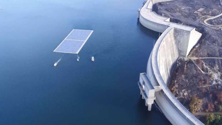 Central solar fotovoltaica flutuante no Alto Rabagão