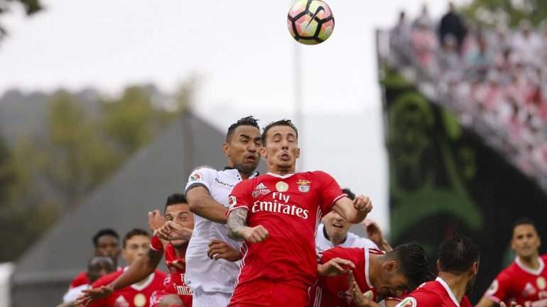 Benfica e V. Guimarães começam a época oficial a 5 de agosto com a Supertaça, em Aveiro