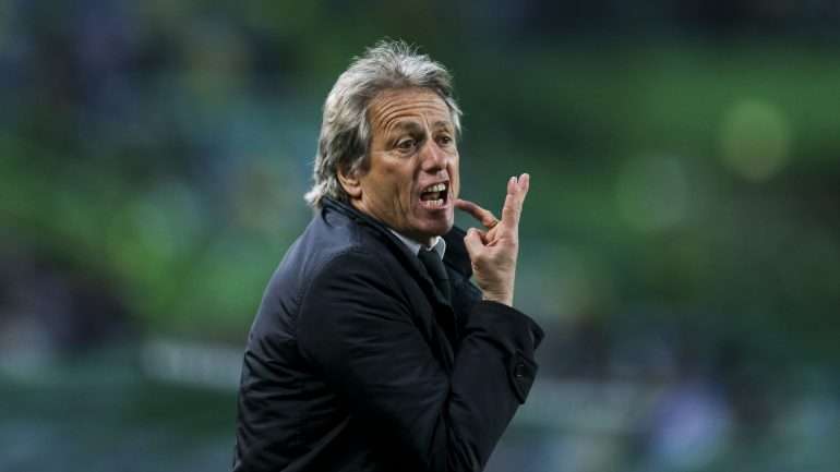 Jorge Jesus deu minutos a todos os jogadores, não contando ainda com Fábio Coentrão, Mathieu e Doumbia