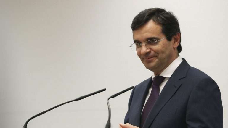 O ministro da Saúde reiterou que "não compactuará com comportamentos irresponsáveis"