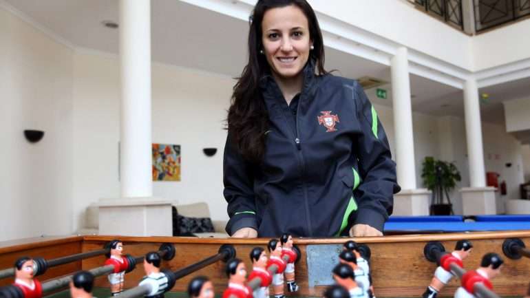 Mónica Jorge viveu e também tentou, primeiro como adjunta, em 2000, e depois selecionadora, a partir de 2007, resultados no futebol feminino português