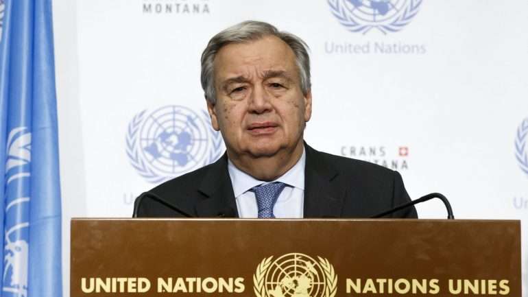 "Atacar deliberadamente civis constitui uma grave violação dos direitos humanos", disse Guterres